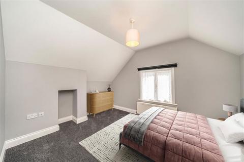 3 bedroom semi-detached house for sale, Marvels Lane, London SE12