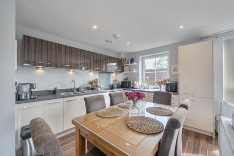 2 bedroom flat for sale, Burnt Oak Broadway, Edgware HA8, Edgware, HA8