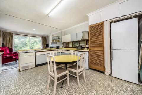 4 bedroom detached house for sale, Canons Drive, Edgware HA8