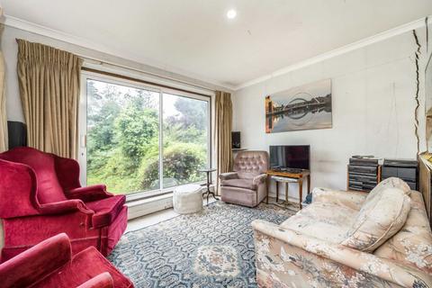4 bedroom detached house for sale, Canons Drive, Edgware HA8