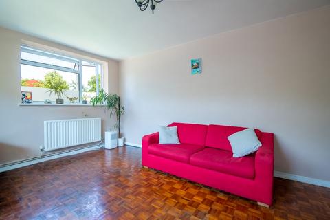 2 bedroom flat for sale, Martin Court, Birch Grove, London