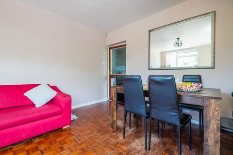 2 bedroom flat for sale, Martin Court, Birch Grove, London