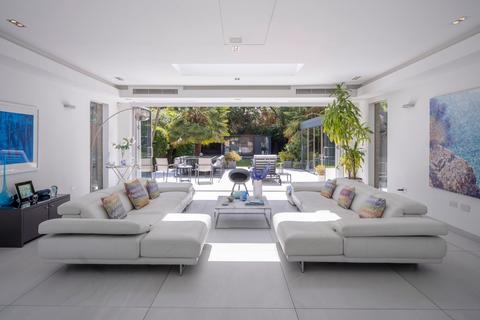 6 bedroom detached house for sale, Walm Lane, London, NW2