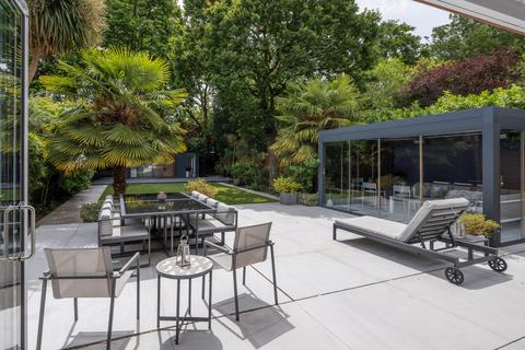 6 bedroom detached house for sale, Walm Lane, London, NW2