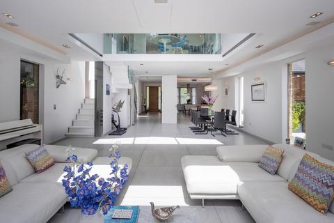 6 bedroom detached house for sale, Walm Lane, London, NW2