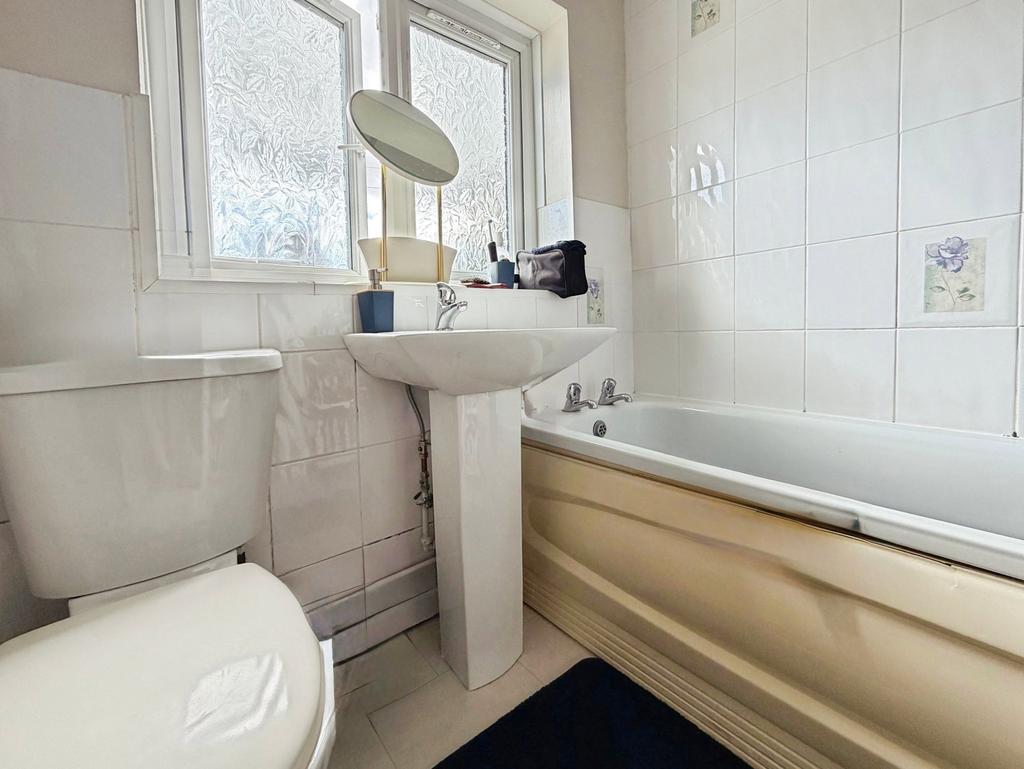 Apartment in Southampton, Western Docks, Freemantle - View 5