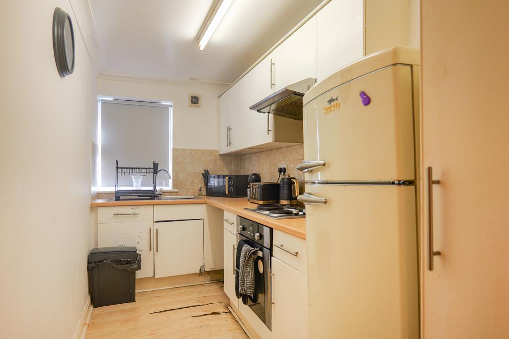 Apartment in Blackpool, Marton - More