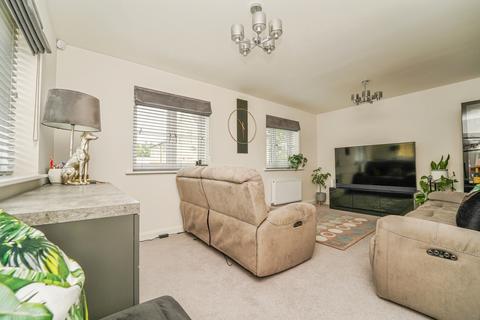 3 bedroom end of terrace house for sale, Wynstones Drive, Gloucester, GL4