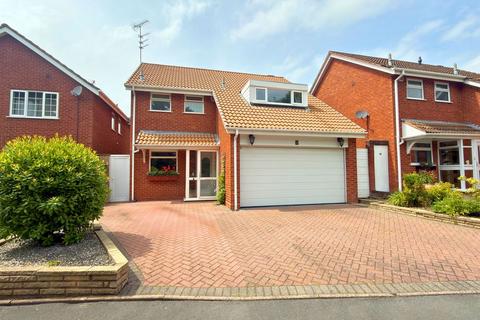 4 bedroom detached house for sale, Cricket Close, Walsall