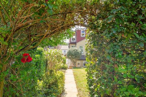 Selsdon Road, South Croydon