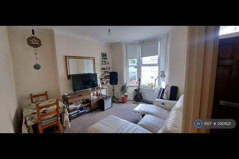 1 bedroom in a house share to rent, Bulwer Road, London, E11