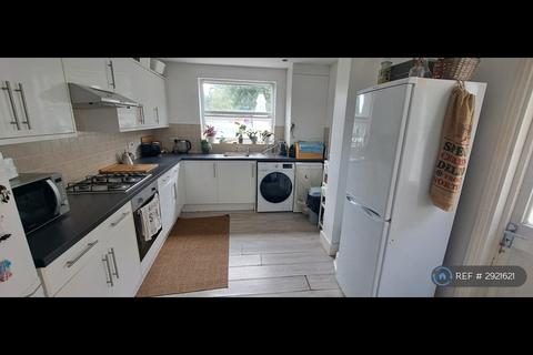 1 bedroom in a house share to rent, Bulwer Road, London, E11