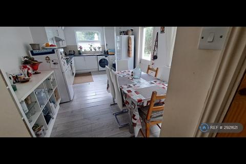 1 bedroom in a house share to rent, Bulwer Road, London, E11