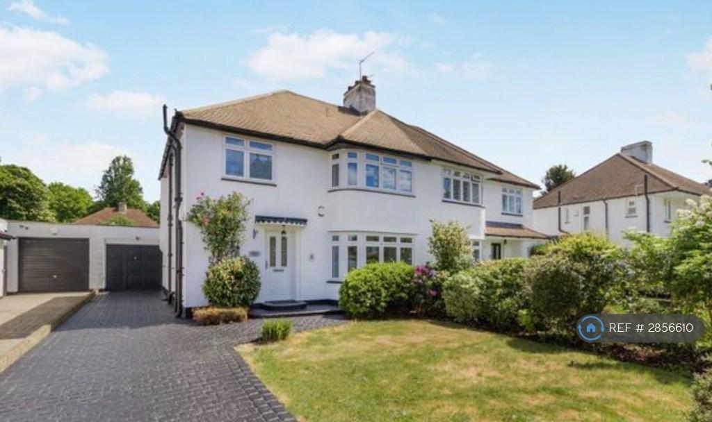 3 bedroom semi-detached house to rent