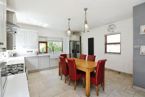 2 bedroom detached bungalow for sale, East Street, Turners Hill, CRAWLEY