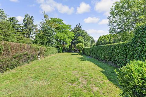 4 bedroom semi-detached house for sale, Rydal Drive, Bexleyheath DA7