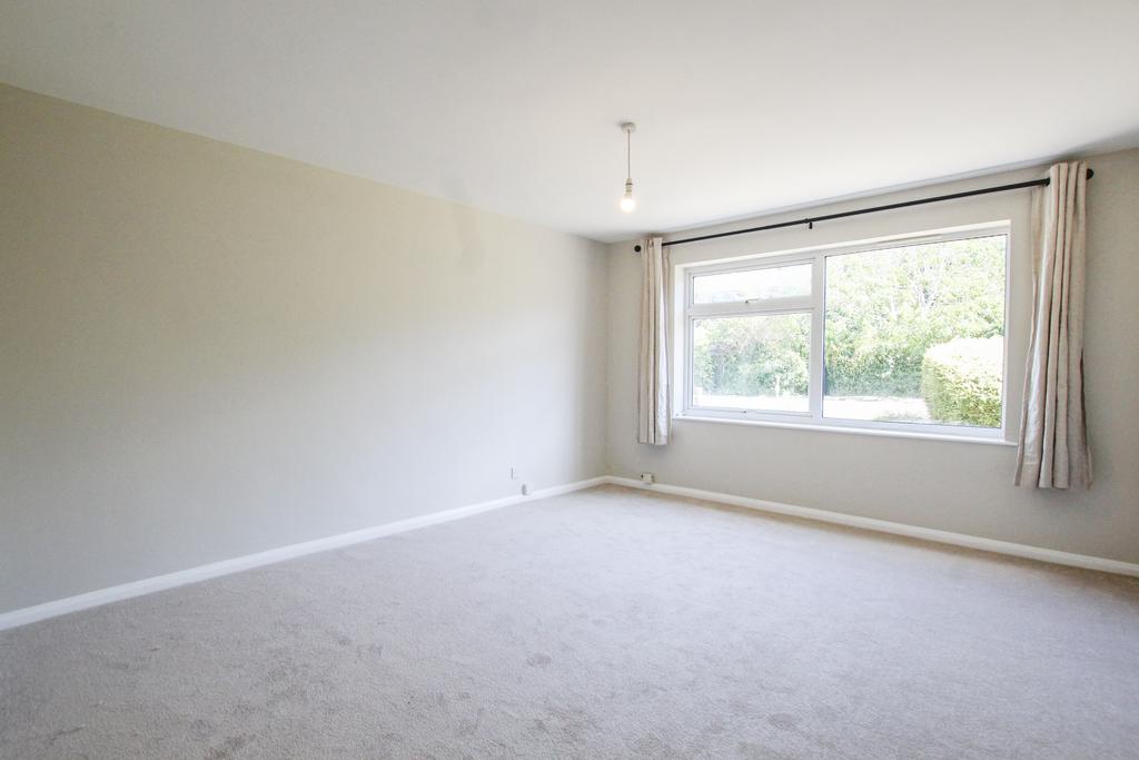 Apartment in Cambridge, Cambridgeshire - View 3