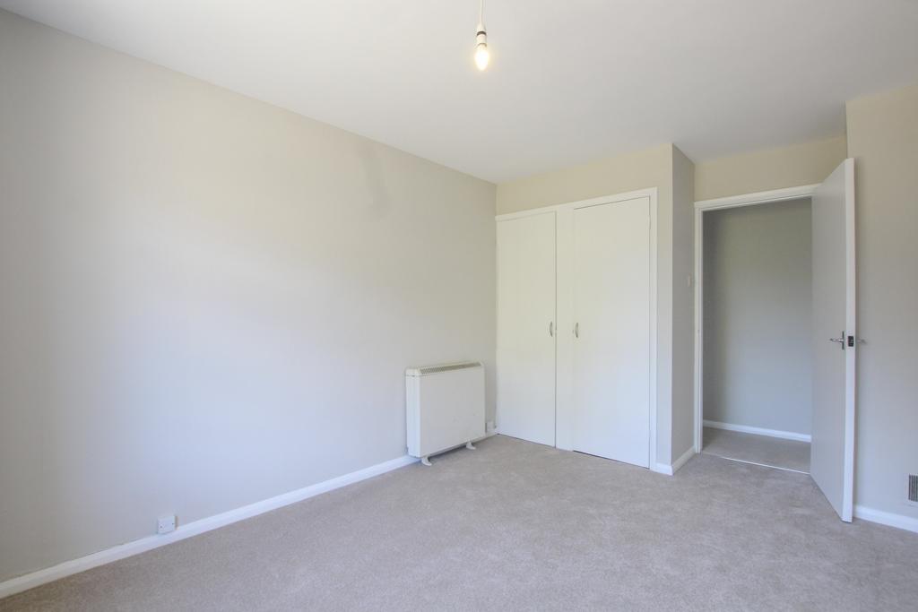 Apartment in Cambridge, Cambridgeshire - View 6