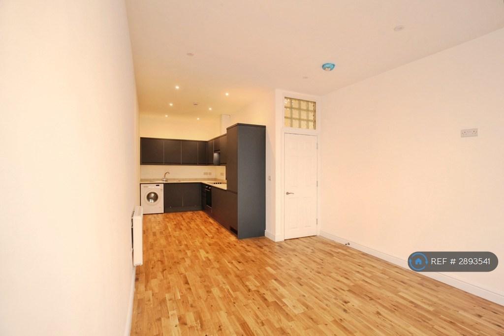 3 bedroom flat to rent