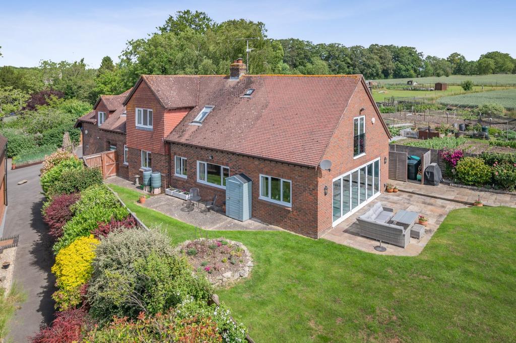 5 bedroom detached house for sale