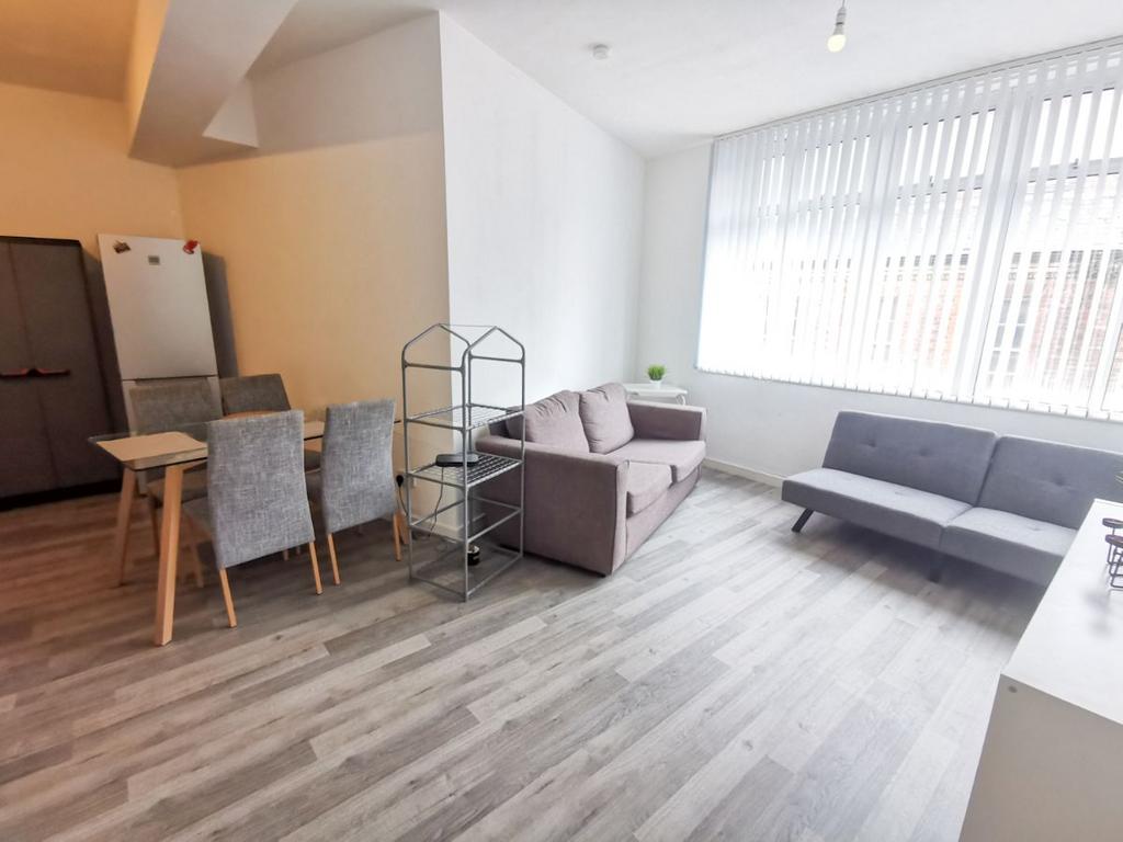 Apartment in Newcastle Upon Tyne, Grainger Town - View 2