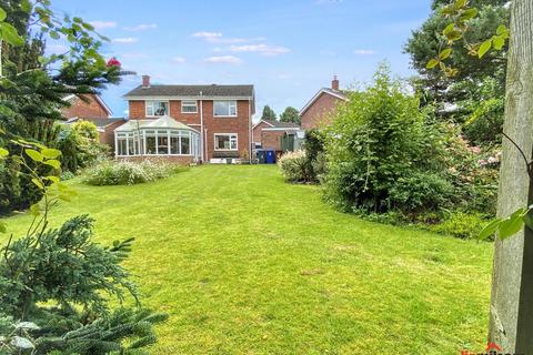 4 bedroom detached house for sale, Brookside, Burton-On-Trent DE15