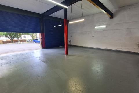 Garage to rent, Bush Walk Worcester WR2 5DT