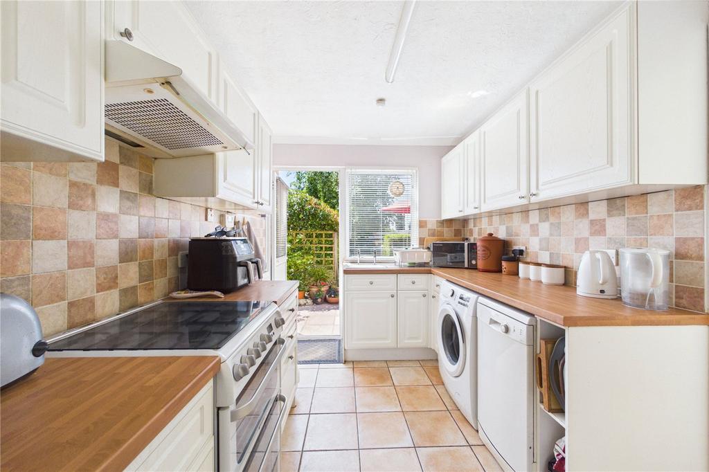 House in Reading, Fords Farm, Holybrook - More