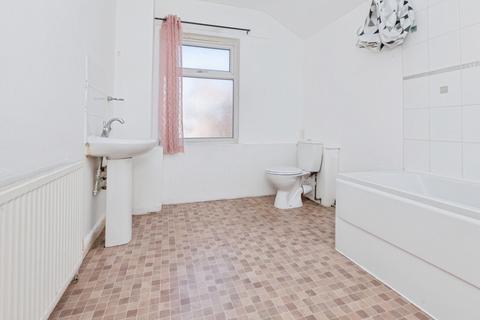 2 bedroom terraced house for sale, Clarendon Park Road, LEICESTER, LE2