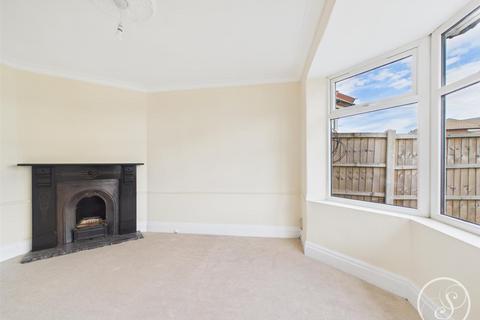 3 bedroom semi-detached house for sale, Oak Crescent, Leeds
