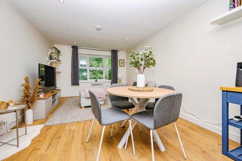 1 bedroom flat for sale, Windsor Close, Bovingdon, Hemel Hempstead