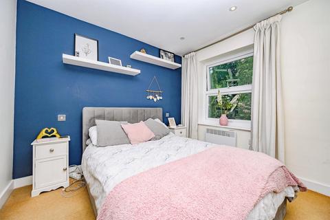1 bedroom flat for sale, Windsor Close, Bovingdon, Hemel Hempstead