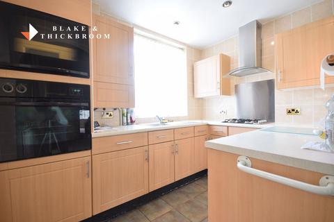 2 bedroom detached bungalow for sale, Canterbury Road, Holland-on-Sea, CO15 5QL