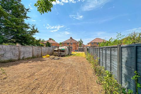 2 bedroom semi-detached house for sale, Outer Circle, Taunton, Somerset - NO CHAIN!