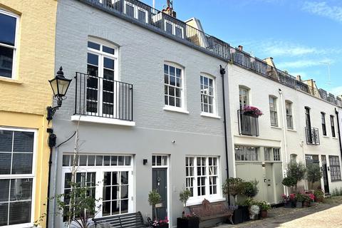 Princes Gate Mews, South Kensington, London, SW7