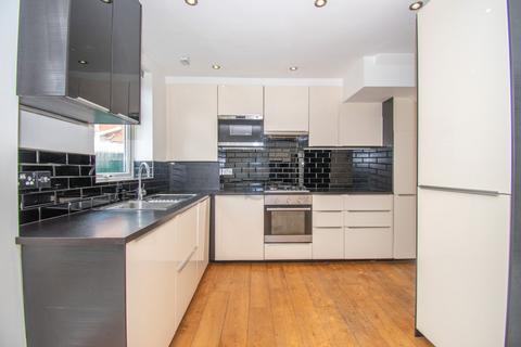 3 bedroom semi-detached house for sale, Queensgate Drive, Birstall