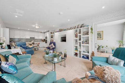 3 bedroom apartment for sale, Alderley Road, Wilmslow, SK9
