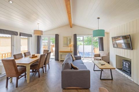 3 bedroom lodge for sale, Cambrian Plantation with hot tub (2013) Cheddar Woods Resort & Spa, Cheddar BS27