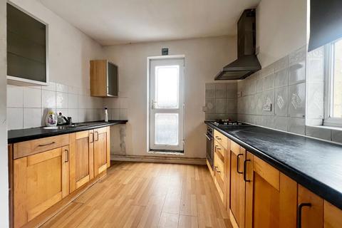 2 bedroom flat for sale, Ilkeston Road, Nottingham, NG7