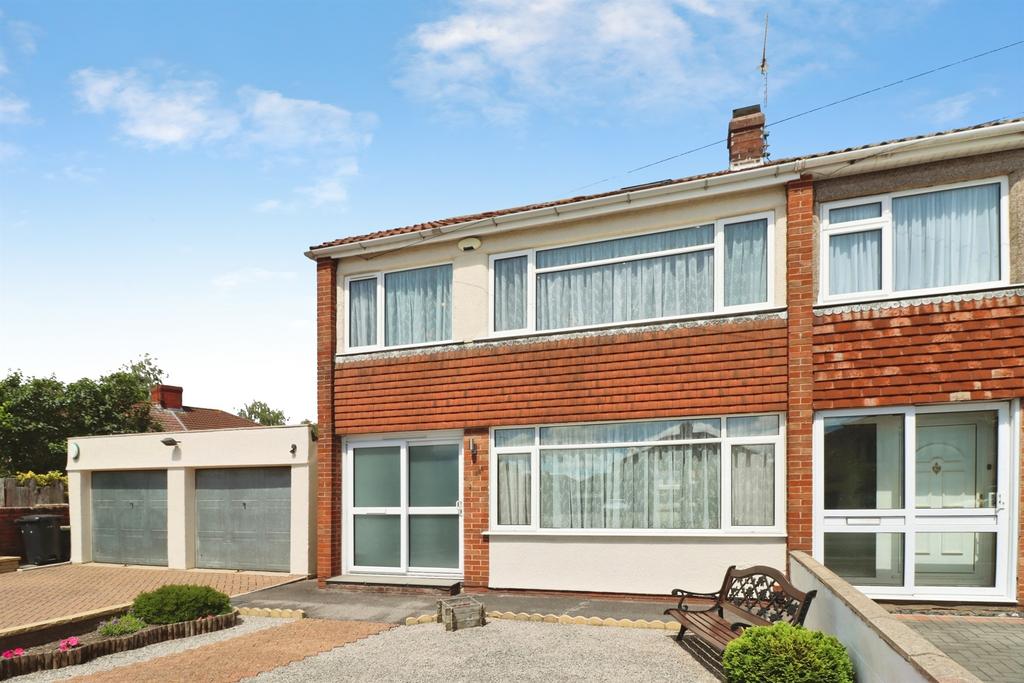 4 bedroom end of terrace house for sale