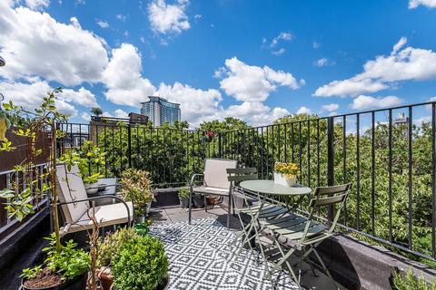 Kempsford Gardens, London, SW5