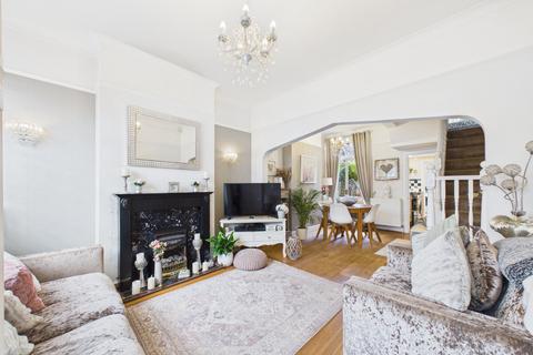 3 bedroom end of terrace house for sale, Cross Street, Farnborough, Hampshire, GU14