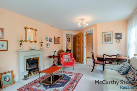 2 bedroom apartment for sale, Peel Court, College Way, Welwyn Garden City, Hertfordshire, AL8 6DG