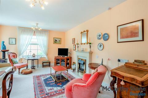 2 bedroom apartment for sale, Peel Court, College Way, Welwyn Garden City, Hertfordshire, AL8 6DG