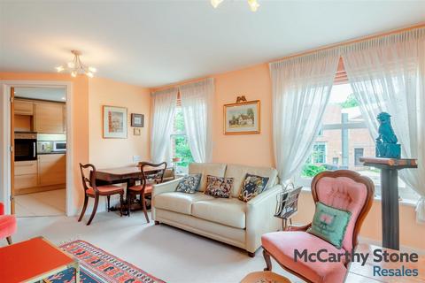 2 bedroom apartment for sale, Peel Court, College Way, Welwyn Garden City, Hertfordshire, AL8 6DG