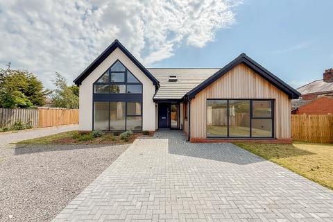 4 bedroom detached house for sale, Oxbridge Lane, Stockton-on-Tees TS18
