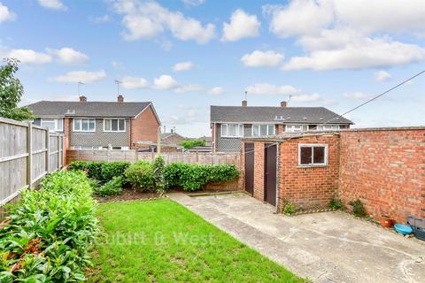3 bedroom semi-detached house for sale, Oakshott Drive, Havant PO9