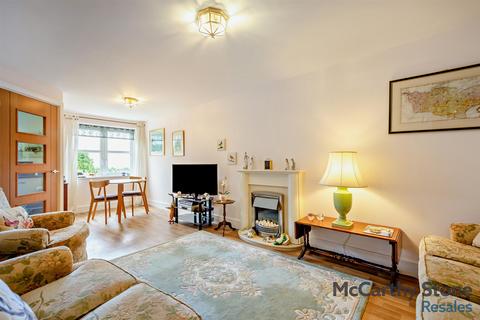 2 bedroom apartment for sale, Ridgeway Court, Mutton Hall Hill, Heathfield, East Sussex, TN21 8NB