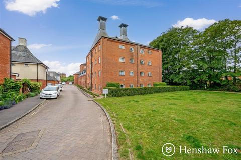 2 bedroom flat for sale, Brewery Lane, Romsey Town Centre, Hampshire