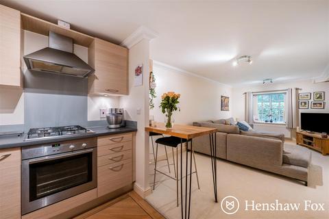 2 bedroom flat for sale, Brewery Lane, Romsey Town Centre, Hampshire